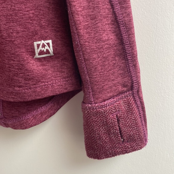 Girls athletic hoodie dark pink sz 7/8 thumb-holes! - Picture 2 of 5